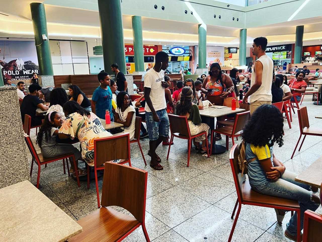 Camacã: Projeto aluno nota 10 da Secretaria de Educação premeia alunos a um passeio no shopping